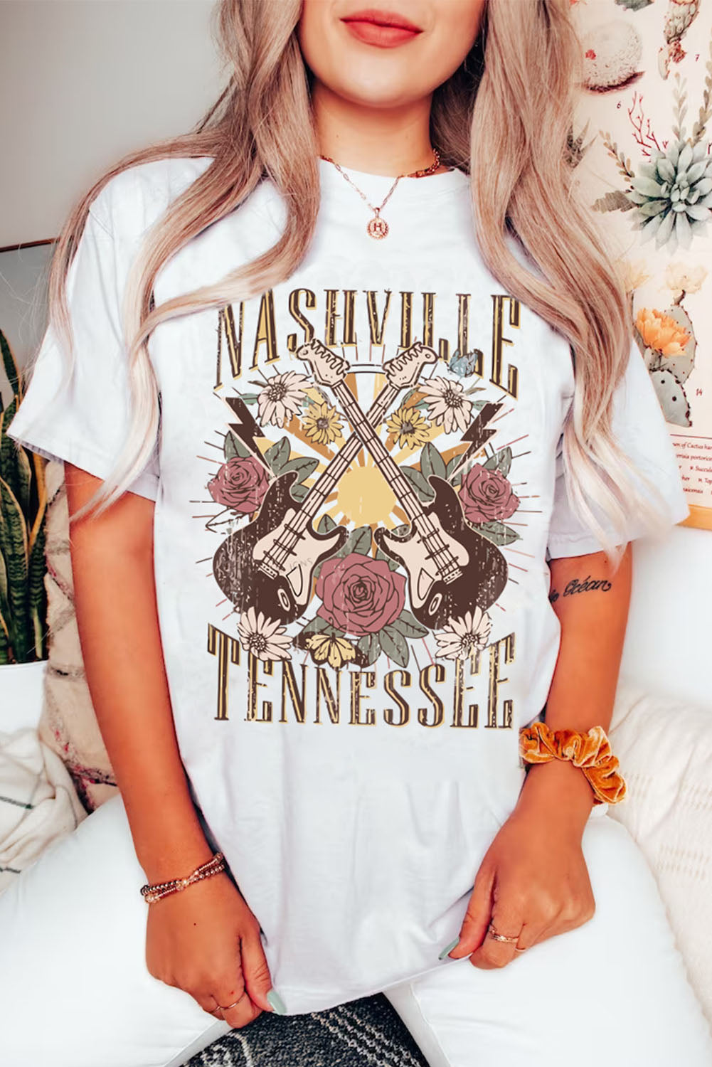 White Nashville Tennessee Guitar Rose Graphic Crewneck Tee